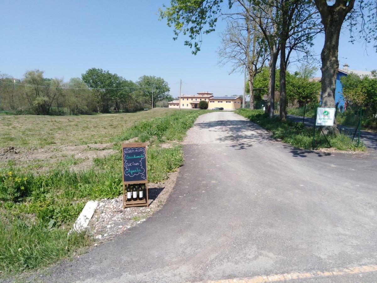 Agriturismo Bacchanalis Ziano Piacentino Buitenkant foto